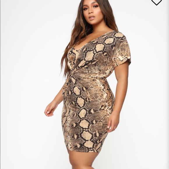 FASHION NOVA DRESS - Picture 1 of 5